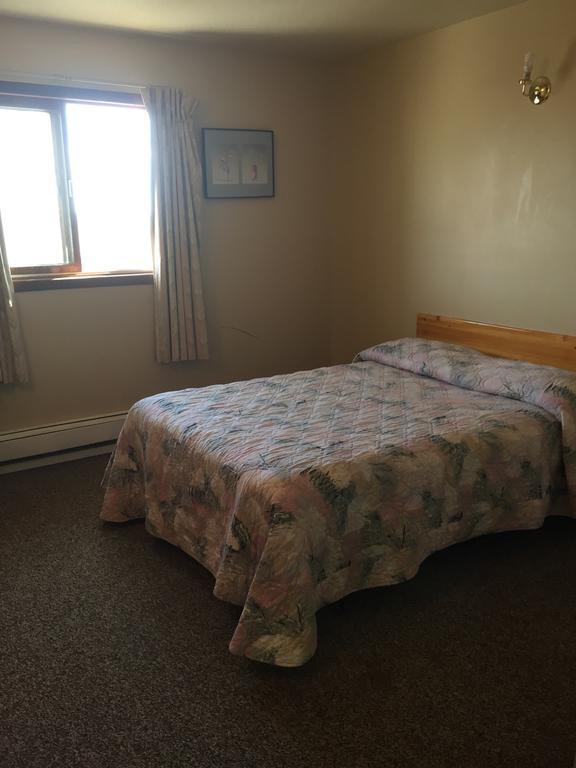 Wakiki Motel & Lounge Meadow Lake Room photo
